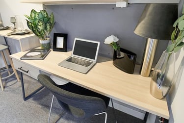 1 bed studio, West Street, Devonshire Green, Sheffield, S14FD - Image 1